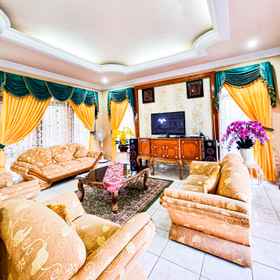 Villa Kota Bunga Agerantum 1, Hotel Binawan European Language Center