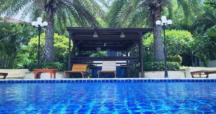 Kolam Renang Serene Sands Health Resort
