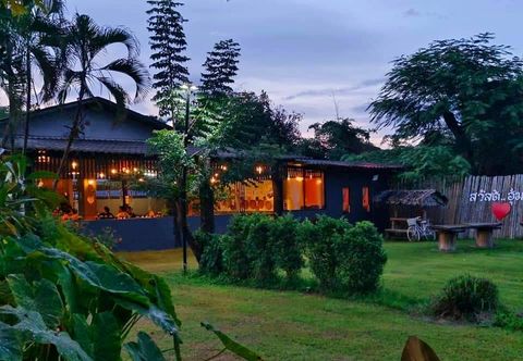 Common Space Umphangburi Resort