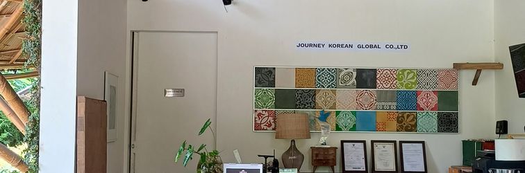 Lobby Cool Downs Resort