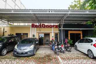 Exterior 4 RedDoorz Syariah @ Colomadu 2