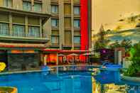 Swimming Pool Sutan Raja Hotel & Convention Centre Amurang