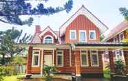 ห้องน้ำภายในห้อง 7 Villa Kota Bunga Anggrek 