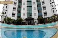 Kolam Renang HOCK LEE HOTEL & RESIDENCES 