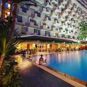 Swimming Pool 1 Golden Beach Hotel Pattaya, Nong Pla Lai Hotels