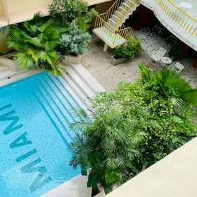 Swimming Pool 1 Miami Hotel Bangkok, Sukhumvit Hotels