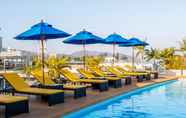 Kolam Renang 2 Days Inn by Wyndham Patong Beach Phuket