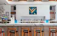 Bar, Kafe, dan Lounge 5 Days Inn by Wyndham Patong Beach Phuket
