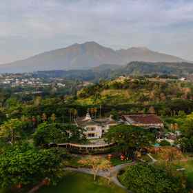Exterior / Building 1 Taman Dayu Golf Club & Resort, Bugulkidul Hotels