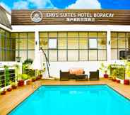 Kolam Renang 3 Erus Suites Hotel Boracay