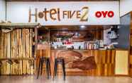 Lobi 4 OYO 210 Hotel Five 2