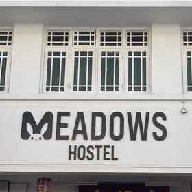 Exterior / Building1Meadows Hostel - Newly Renovated,Tocha Bistro | Alfresco Dining, Bar & Grill飯店