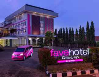 ภายนอกอาคาร 2 favehotel Cilacap