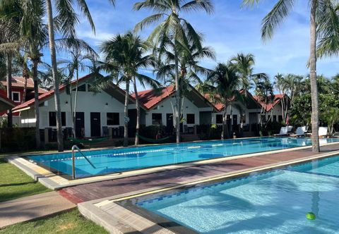 Swimming Pool Dolphin Bay Beach Resort - Sam Roi Yot Pranburi