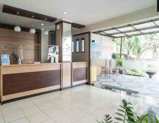 Lobby 2 Urbanview Hotel de Kopen Malang by RedDoorz