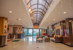 Lobby 7 Boss Suites Nana Hotel