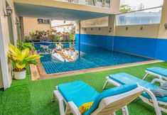 Swimming Pool 6 Boss Suites Nana Hotel