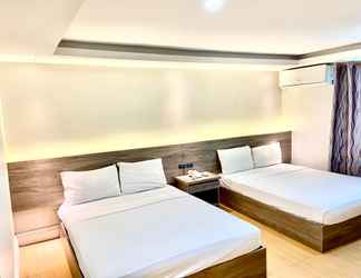 Bedroom 2 Hotel Euroasia by Bluebookers