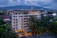 ภายนอกอาคาร The Grand Napat Hotel and Service Apartment