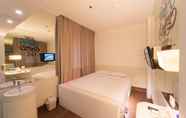 Toilet Kamar 2 J iCon Hip Hotel