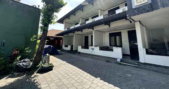 Bên ngoài HOTEL WARTA SARI