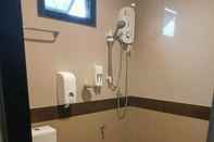 Toilet Kamar Romena Grand Hotel