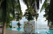 Kolam Renang 3 Asana Biak Hotel Papua