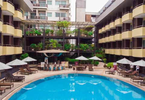 Swimming Pool Baron Beach Hotel