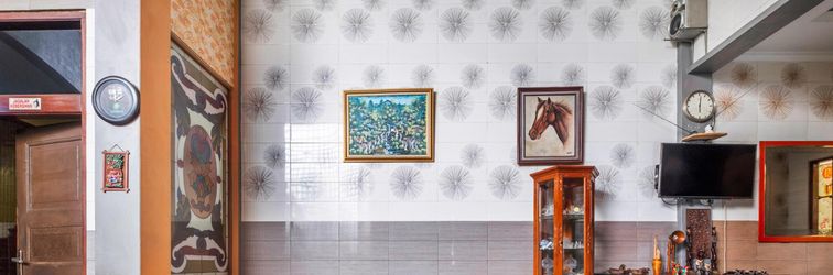 로비 Collection O Kebon Jeruk Near Taman Balai Kota