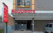 Exterior 2 RedDoorz near Jogja Expo Center 2