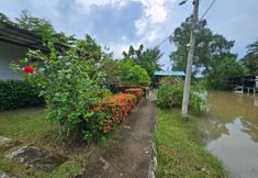 Nearby View and Attractions 7 Ruentonnum Amphawa