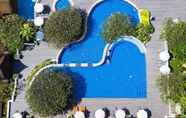 สระว่ายน้ำ 4 Diamond Cottage Resort & Spa