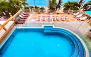 Swimming Pool 2 AA Pattaya Hotel