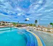 สระว่ายน้ำ 7 AA Pattaya Hotel