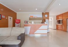 Lobby 2 RedDoorz Syariah near BTC Fashion Mall