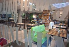 レストラン 4 Meotel Purwokerto by Dafam