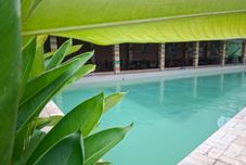 スイミングプール Meotel Purwokerto by Dafam