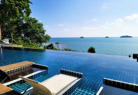 สระว่ายน้ำ Koh Chang Cliff Beach Resort