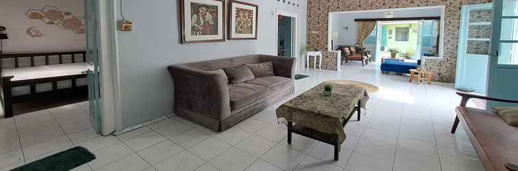 Lobby Ngadiwinatan Malioboro Keraton Yogyakarta Homestay