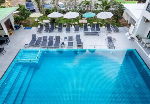สระว่ายน้ำ The Regizt Hotel Pattaya