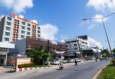 Exterior 2 B2 Phuket Boutique & Budget Hotel