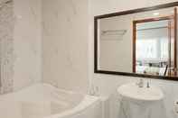 In-room Bathroom Daystar Hotel Ho Chi Minh