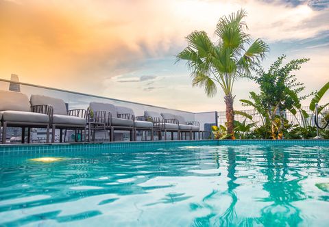 Swimming Pool La Siesta Premium Saigon Central