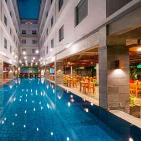 Swimming Pool 1 Swiss-Belexpress Kuta Legian, Kuta Hotels