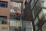 ภายนอกอาคาร Valentinos Hotel Premier