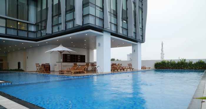 Swimming Pool Danang Han River Hotel