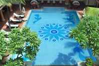 Swimming Pool PARKROYAL Saigon