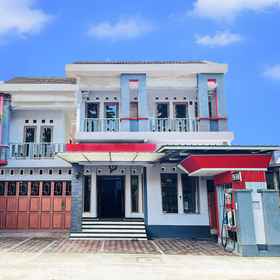 Exterior / Building 1 Guesthouse Kraton Mas, Pacitan Hotels