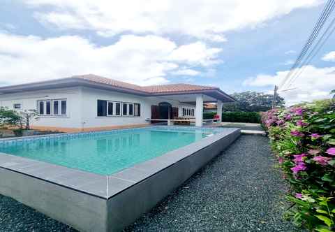 Lobby Mae Rampung Beach House