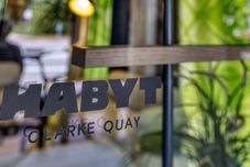 Luar Bangunan Habyt Clarke Quay